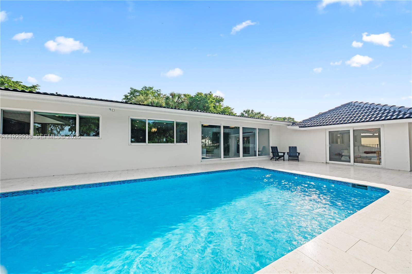 MIAMI LAKES-LAKE GLENN EL - Residential