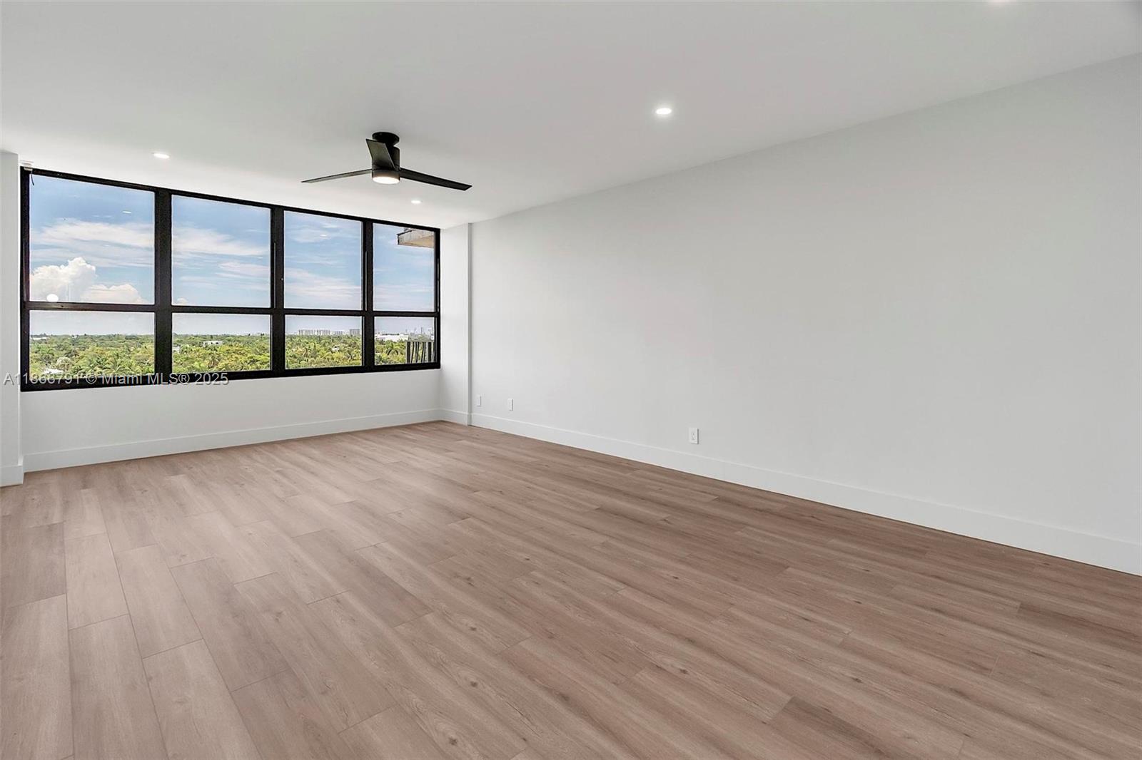 THE PALM BAY YACHT CLUB C - Residential Lease