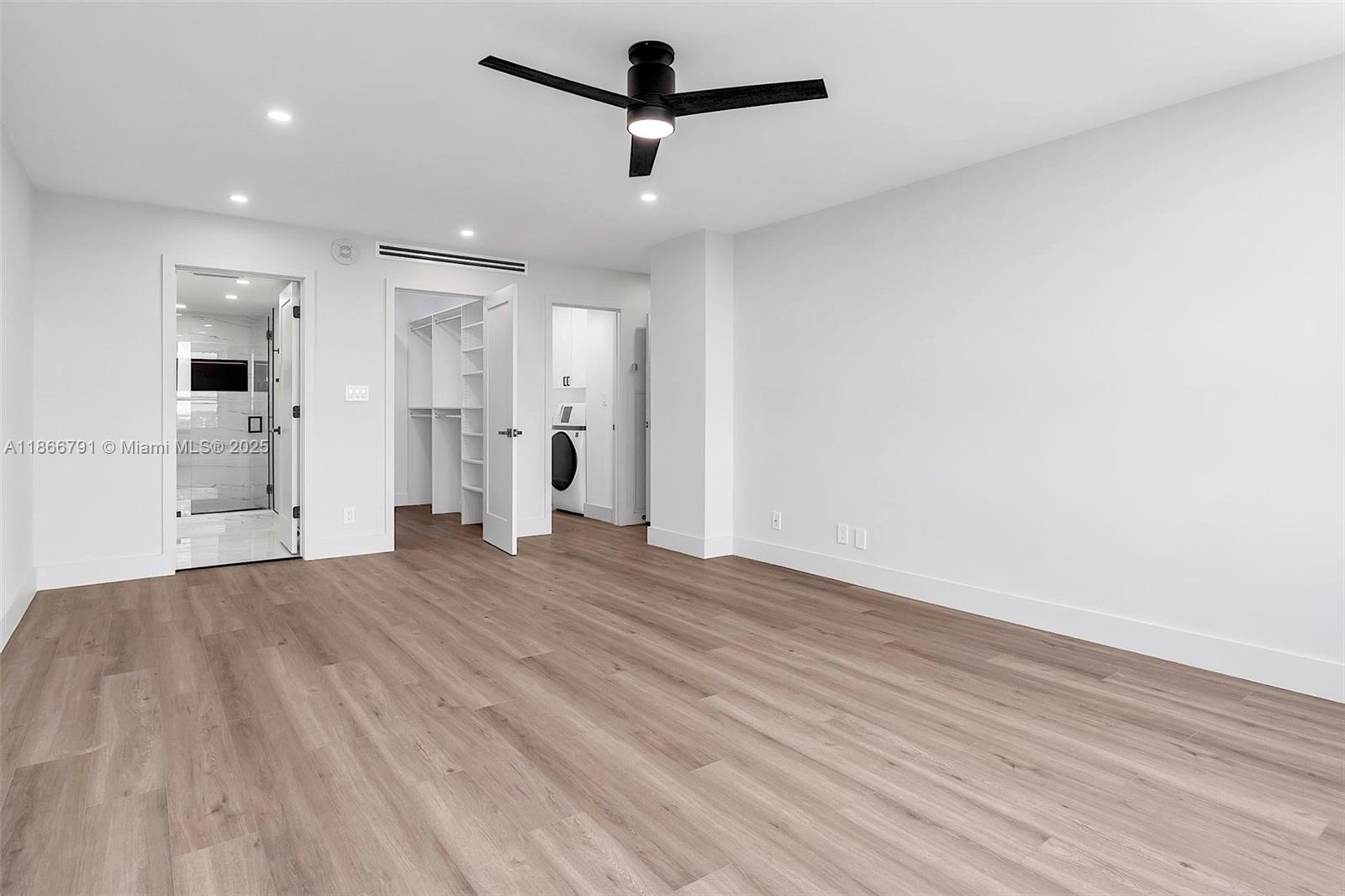 THE PALM BAY YACHT CLUB C - Residential Lease