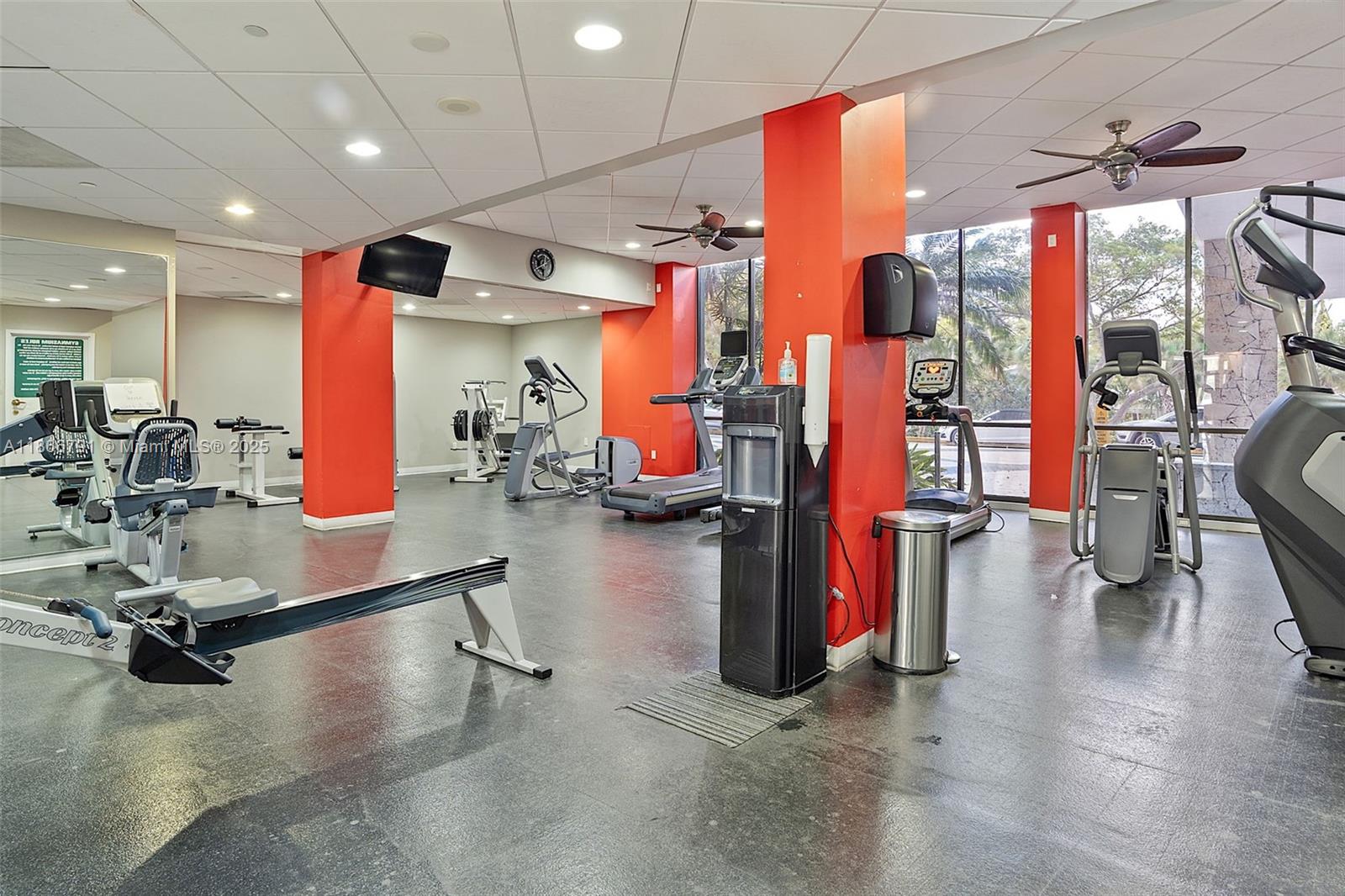 THE PALM BAY YACHT CLUB C - Residential Lease