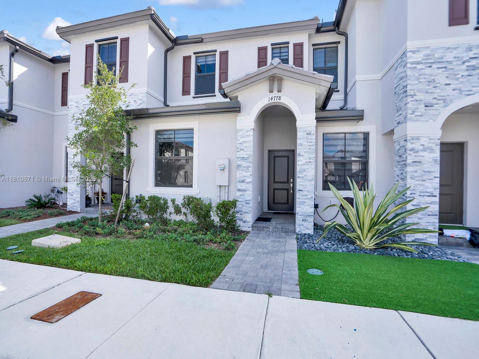 14778 Sw 181st Ter 14778, Miami, Broward County, Florida - 3 Bedrooms  
3 Bathrooms - 