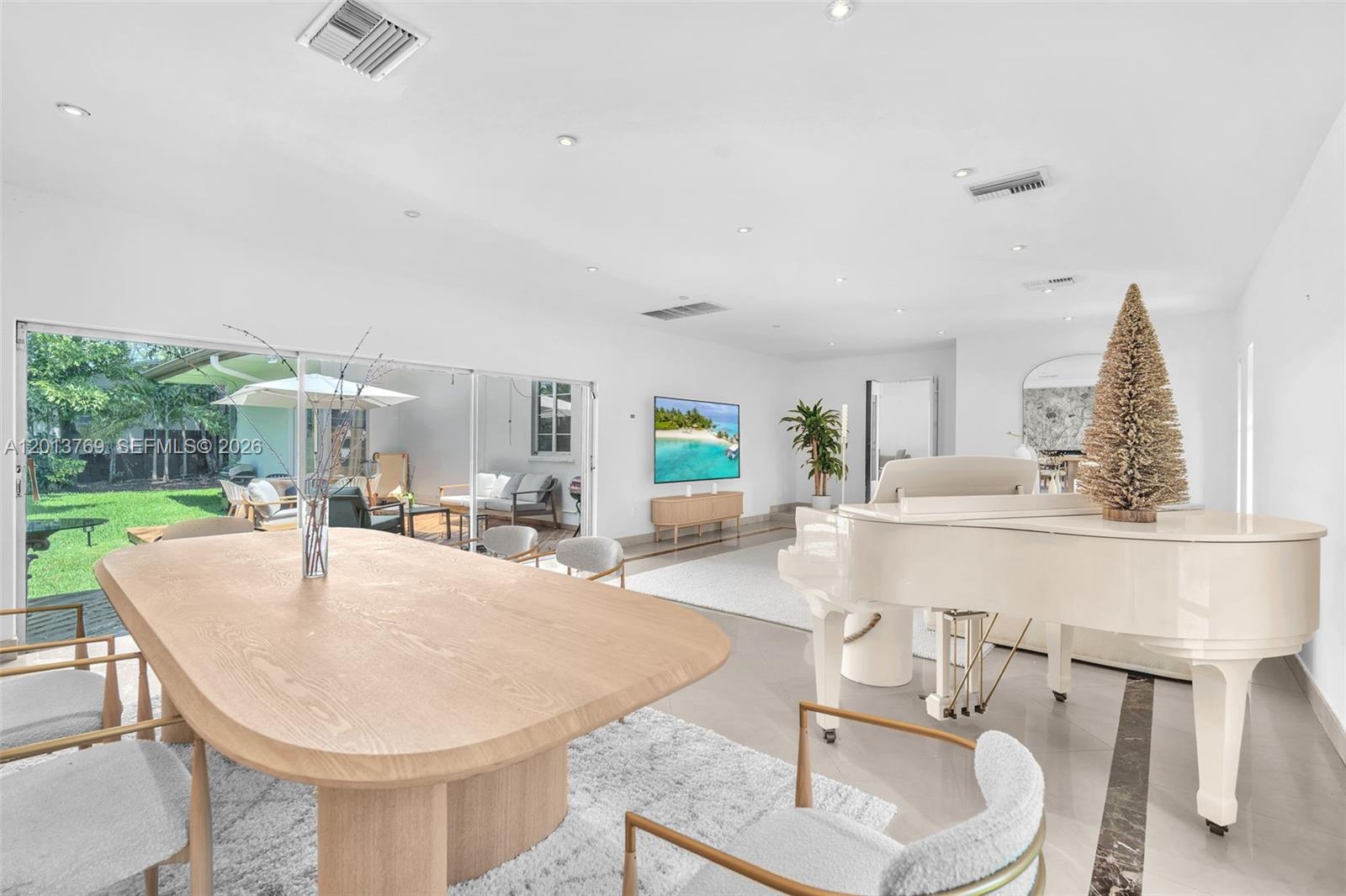 TUTTLES SUB - Residential Lease