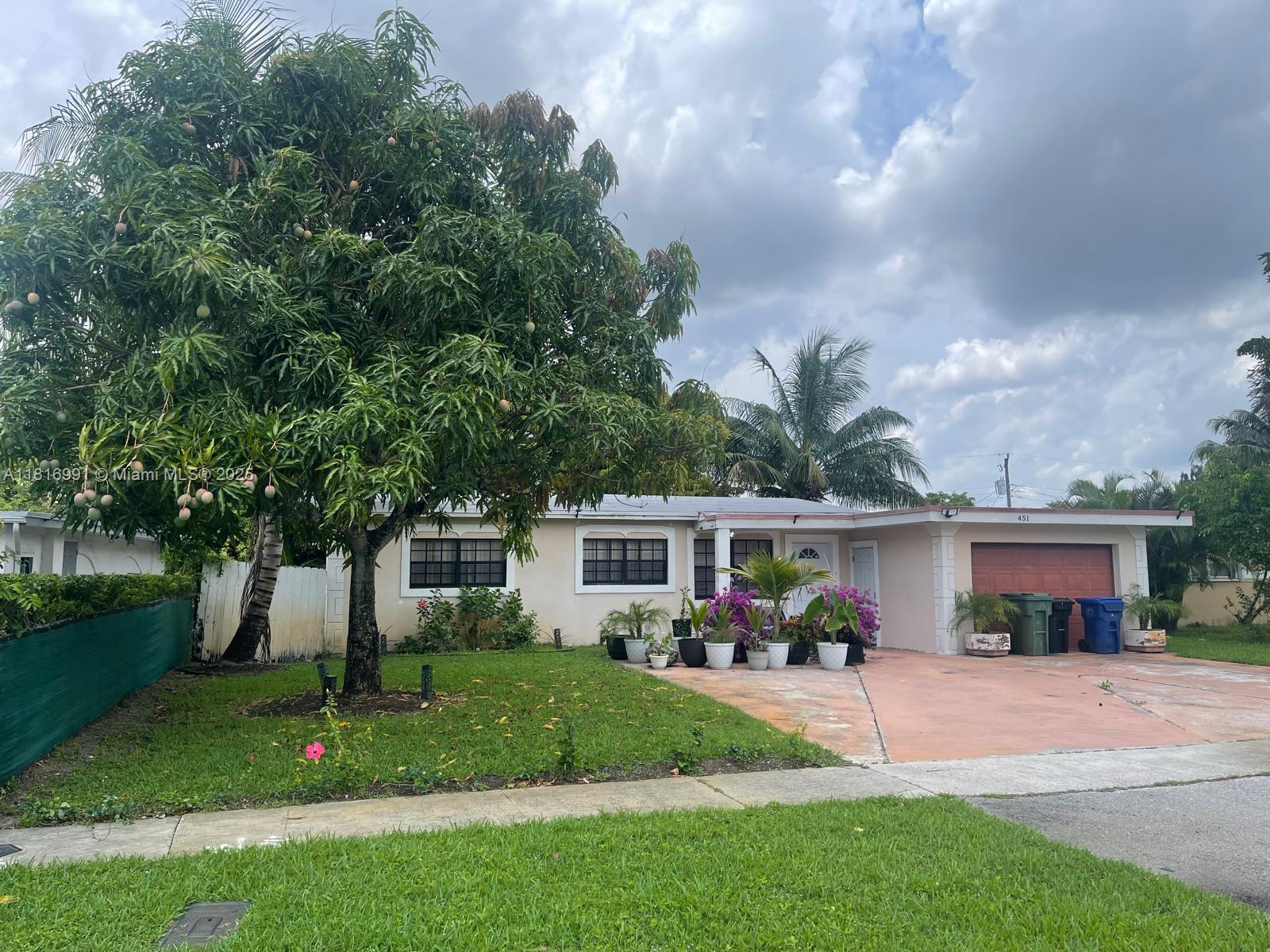 Property for Sale at 451 E Dayton Cir, Fort Lauderdale, Broward County, Florida - Bedrooms: 4 
Bathrooms: 2  - $495,000