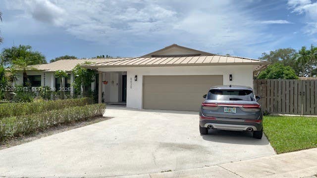 Photo of 6020 SW 17th Ct, Plantation, FL 33317 (MLS # A12070761)