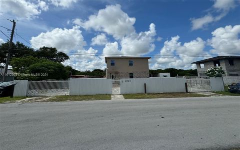 Single Family Residence in Miami FL 1943 72nd St St.jpg