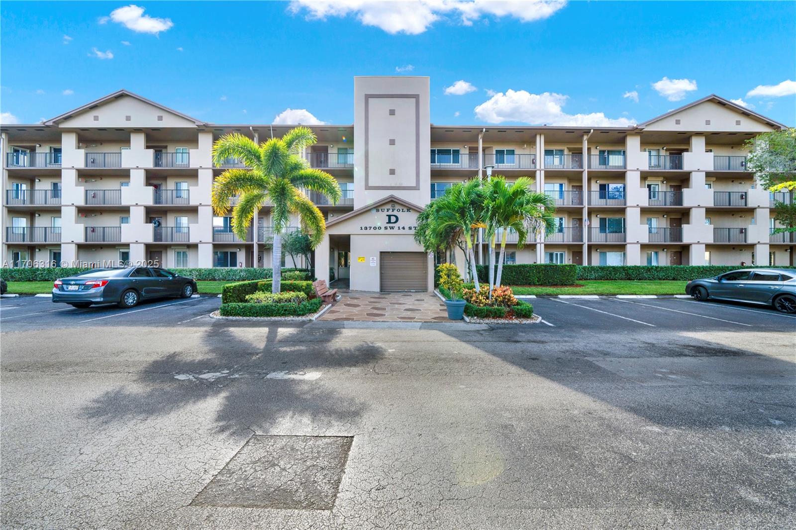 SUFFOLK AT CENTURY VILLAG - Residential