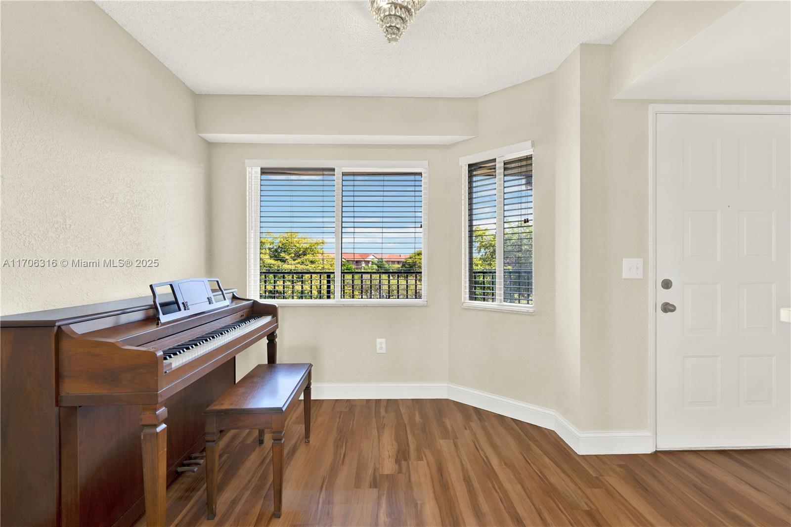 SUFFOLK AT CENTURY VILLAG - Residential