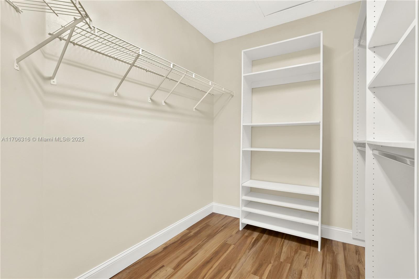 SUFFOLK AT CENTURY VILLAG - Residential