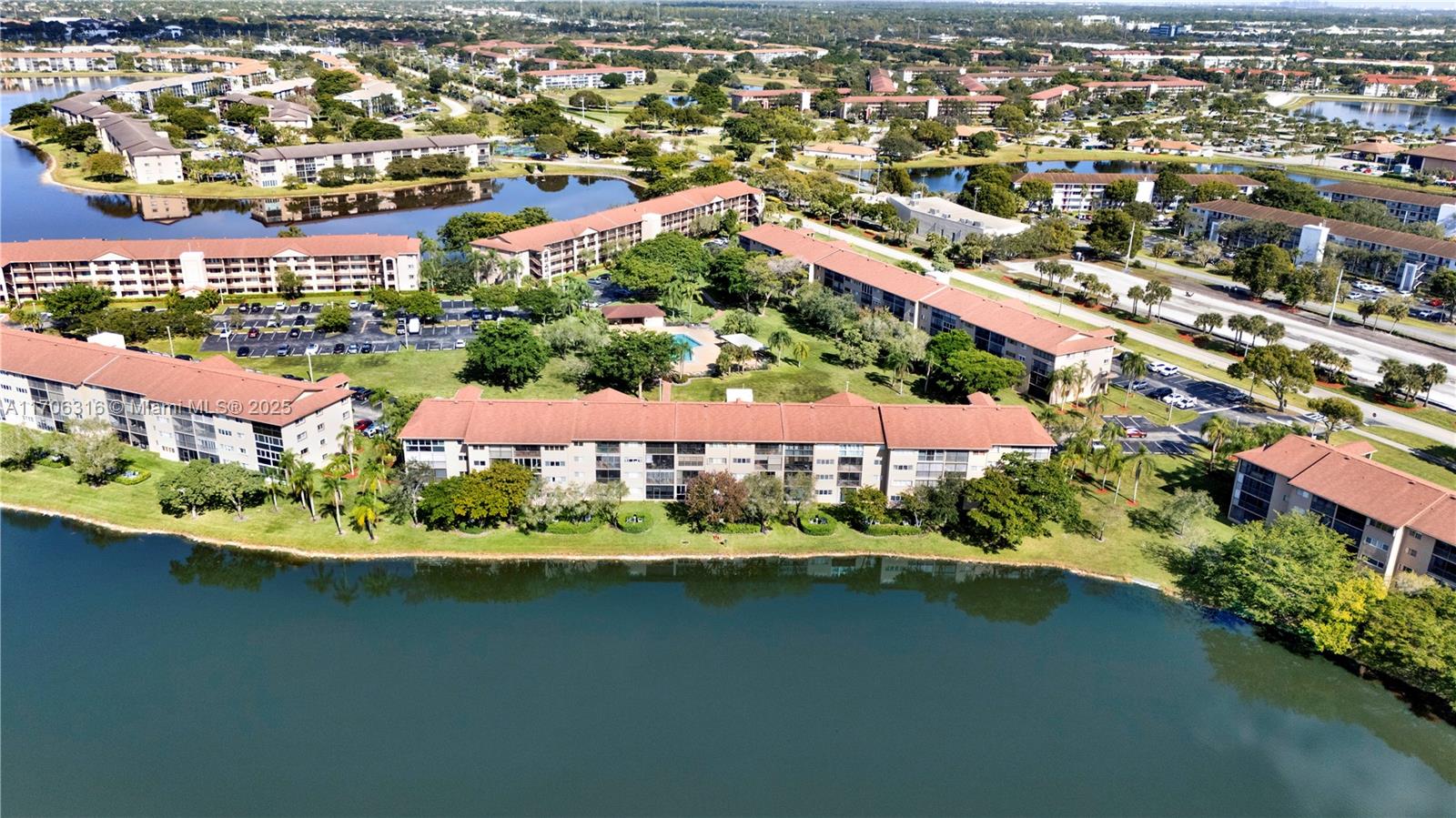 SUFFOLK AT CENTURY VILLAG - Residential