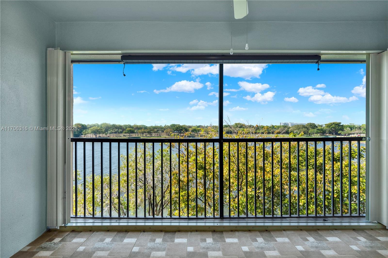 SUFFOLK AT CENTURY VILLAG - Residential