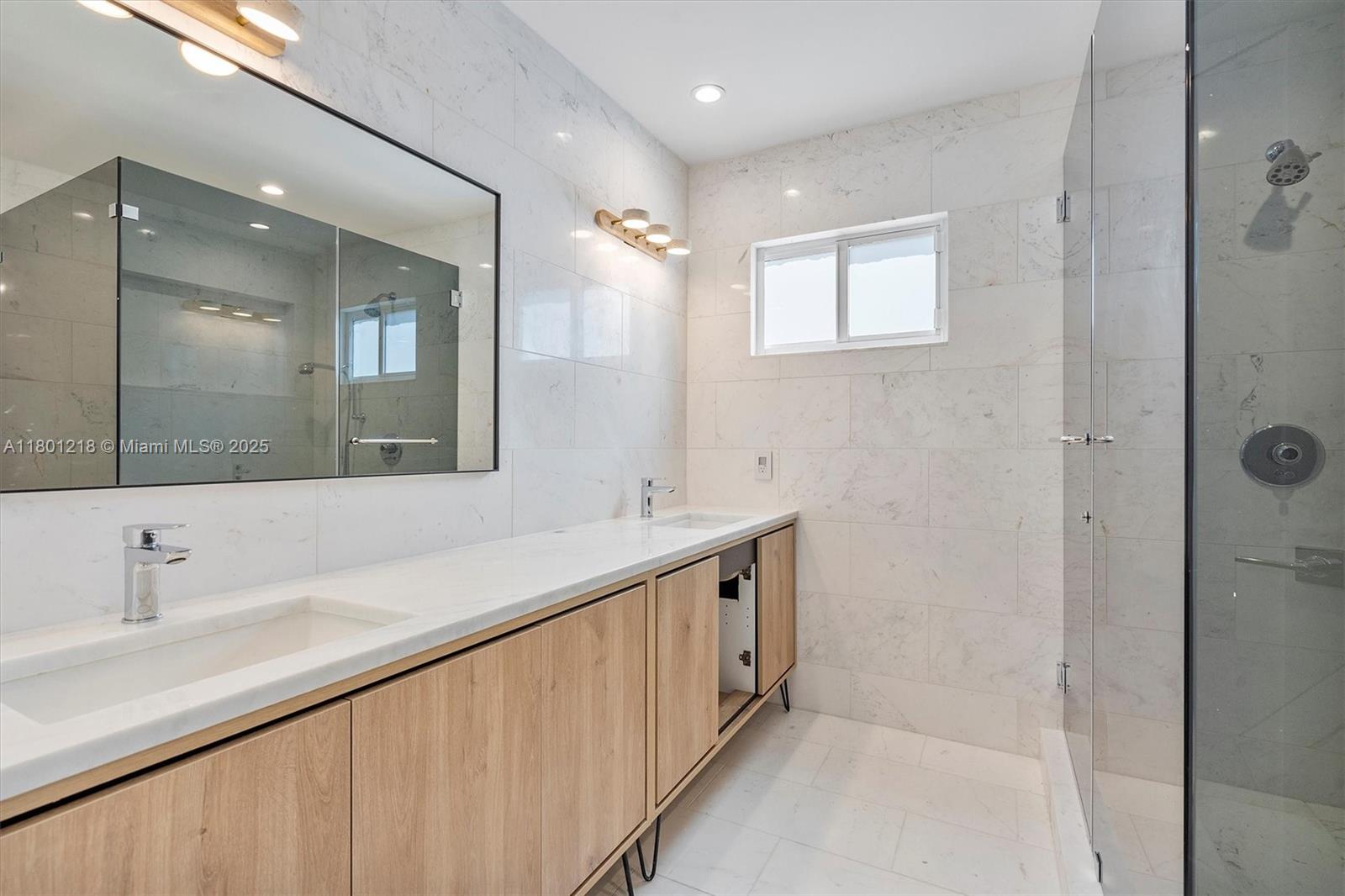 OAK HAVEN SEC 2 - Residential Lease
