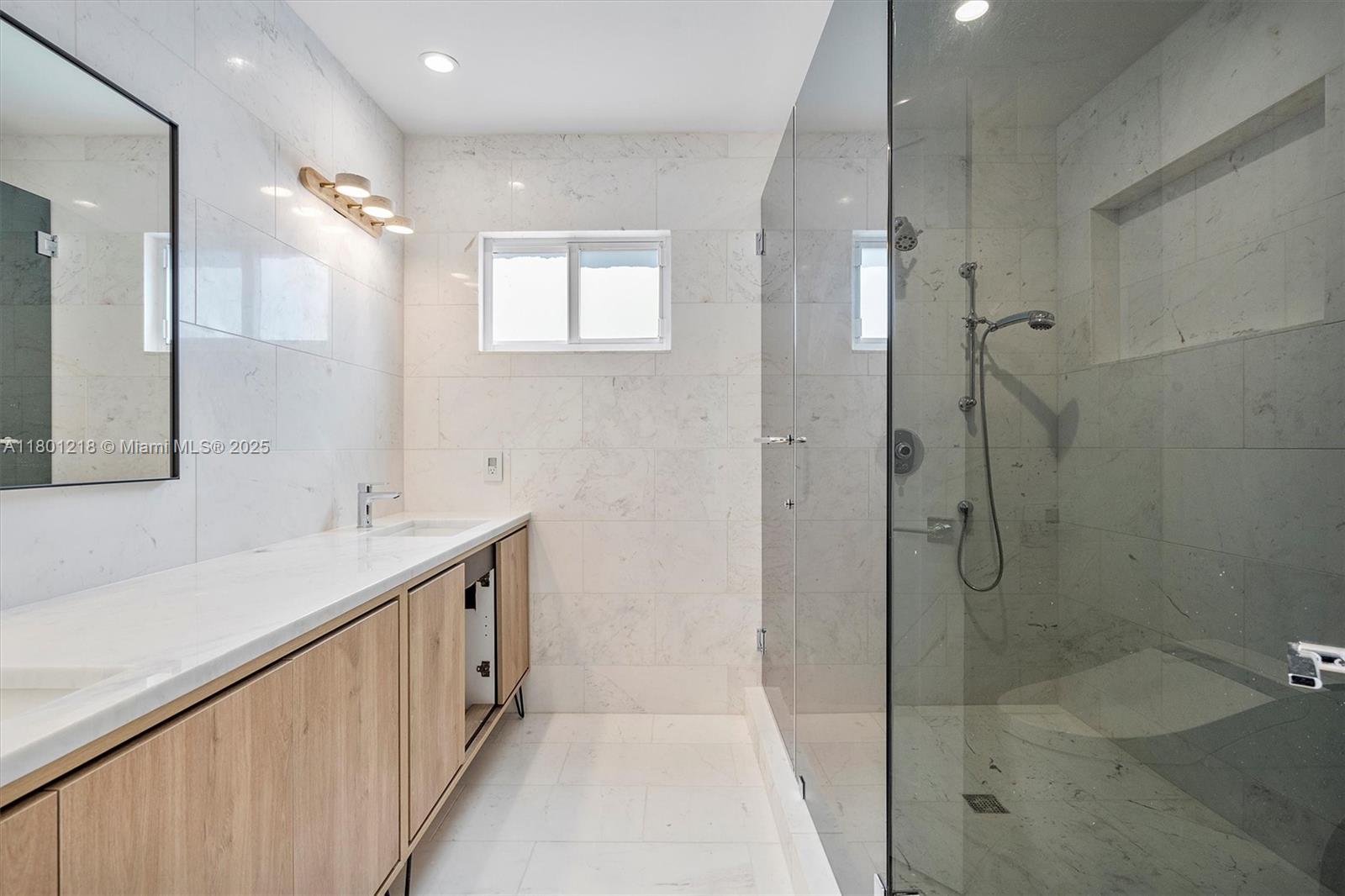 OAK HAVEN SEC 2 - Residential Lease
