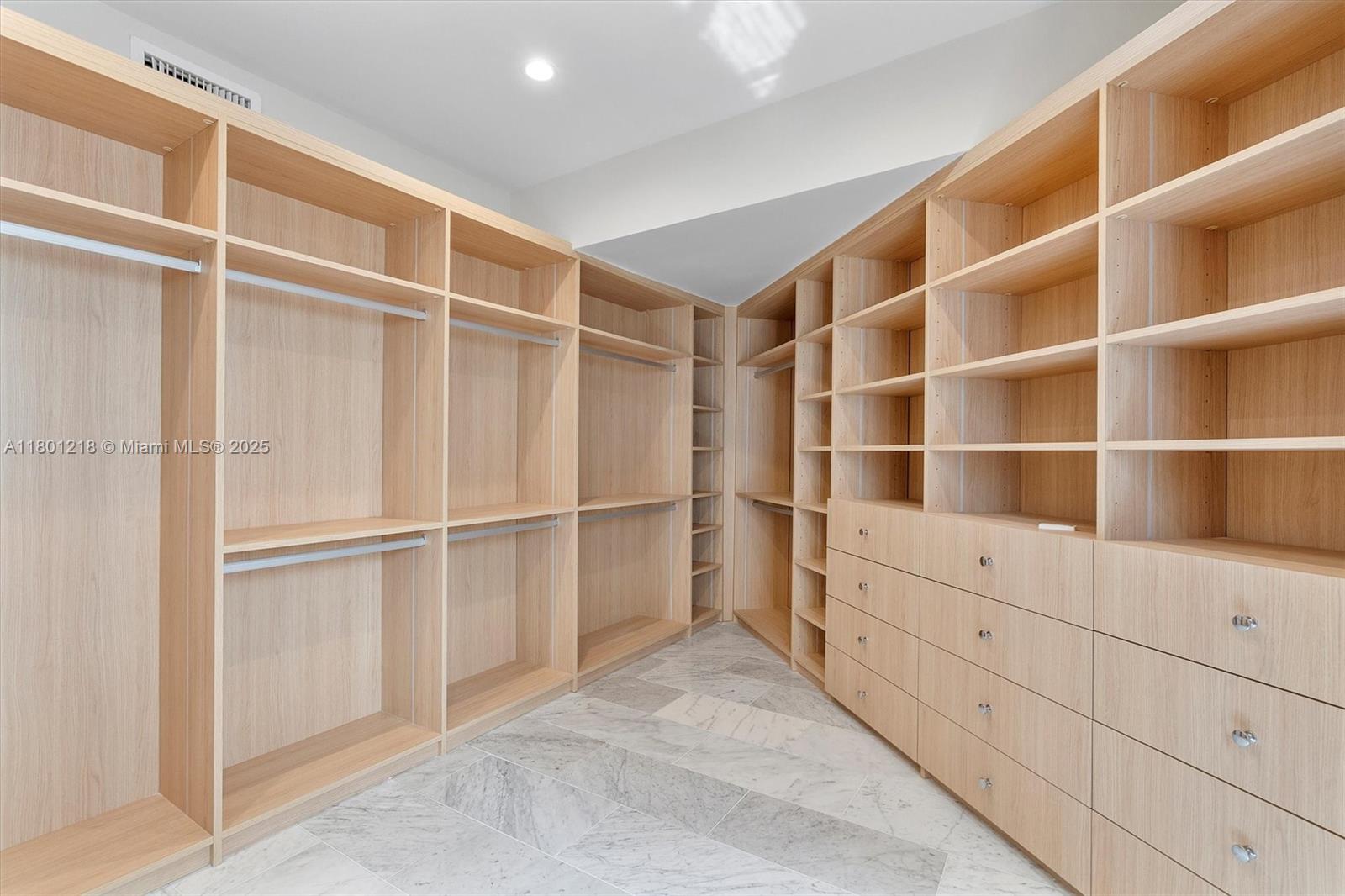 OAK HAVEN SEC 2 - Residential Lease