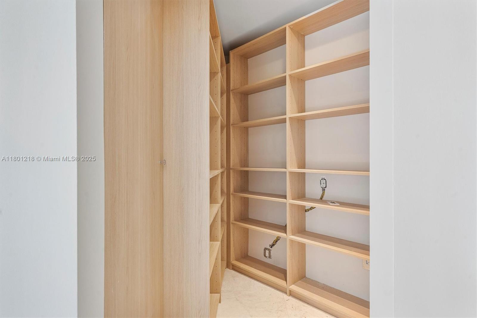 OAK HAVEN SEC 2 - Residential Lease