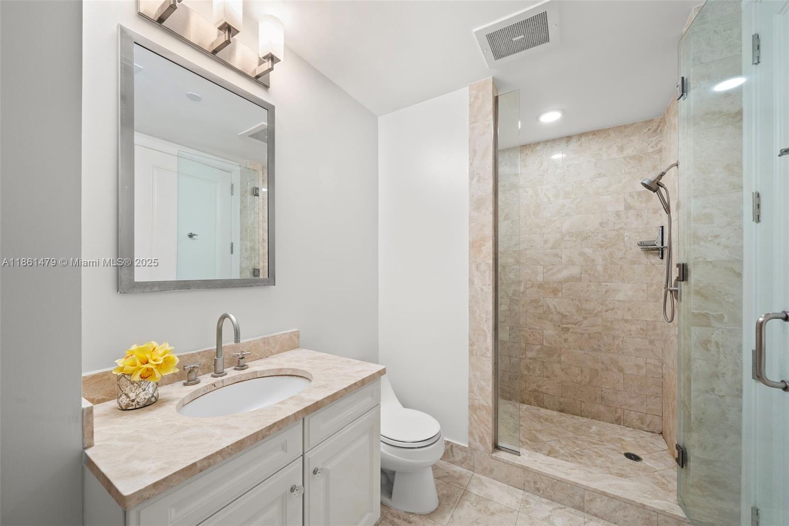 FOUR SEASONS RESIDENCES - Residential