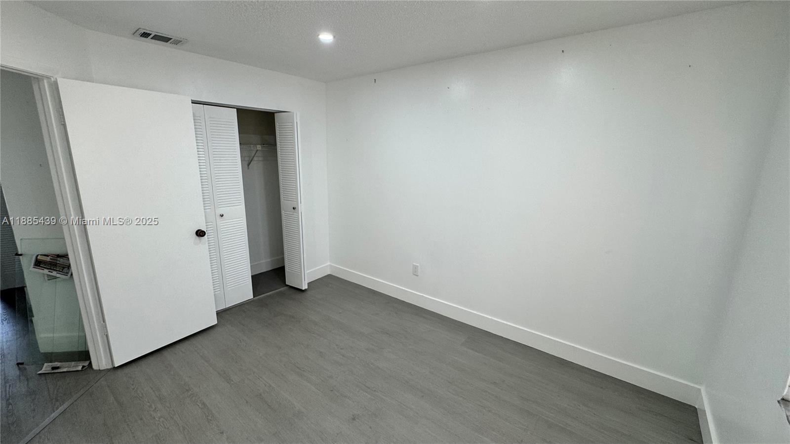 LAGO GRANDE CONDO SIX-B - Residential