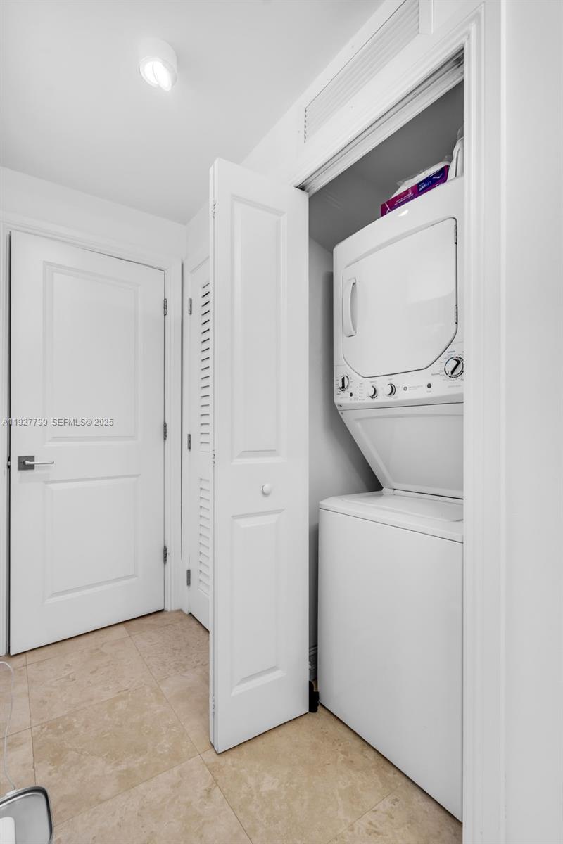 VILLAGE PARK CONDO - Residential Lease