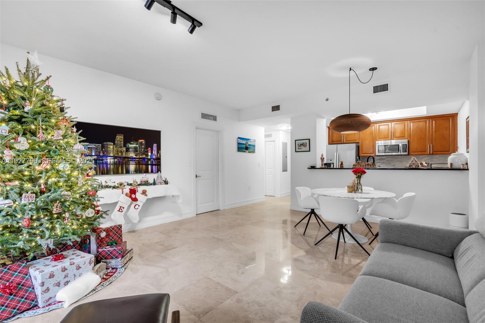 VILLAGE PARK CONDO - Residential Lease