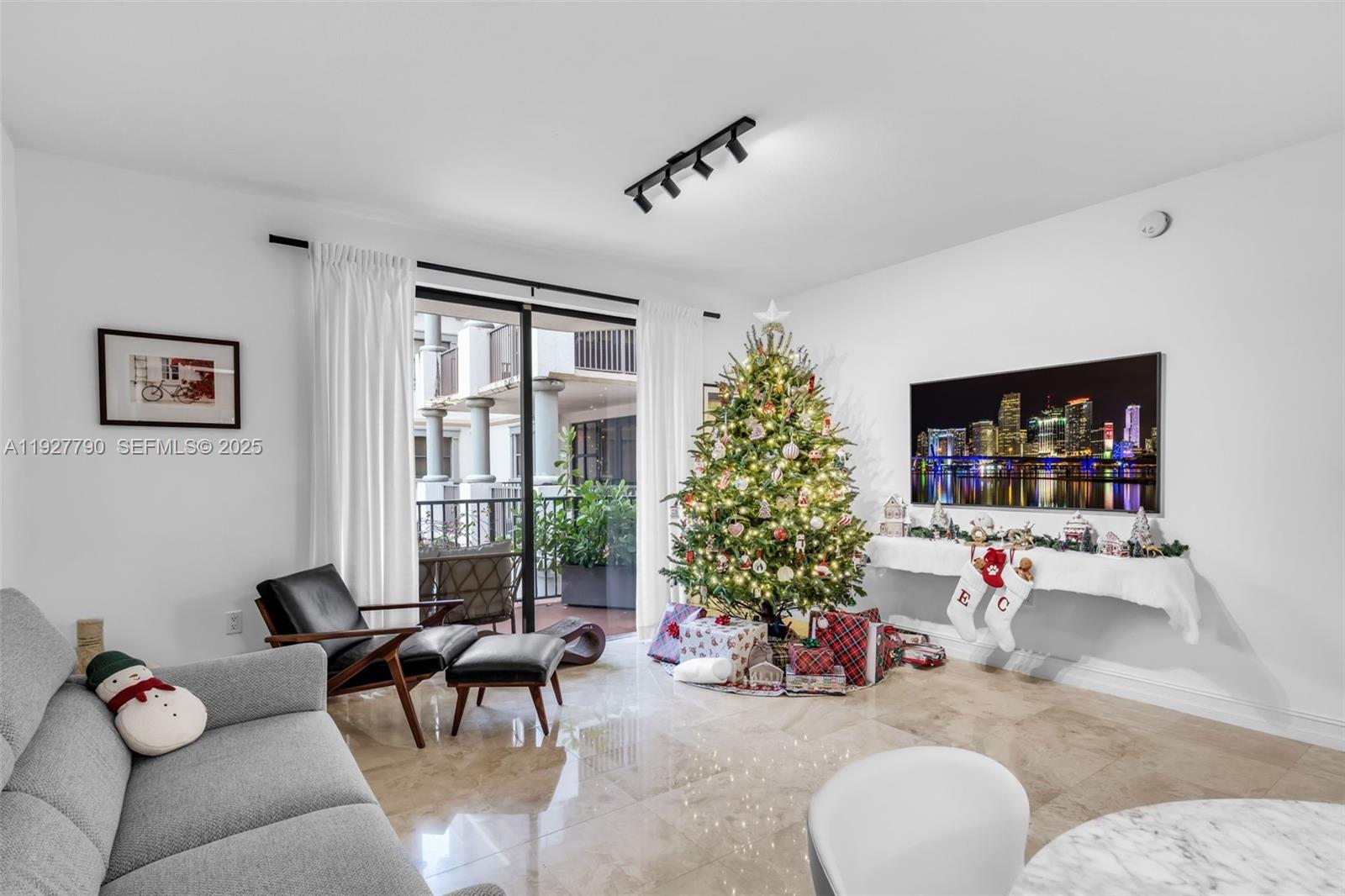 VILLAGE PARK CONDO - Residential Lease