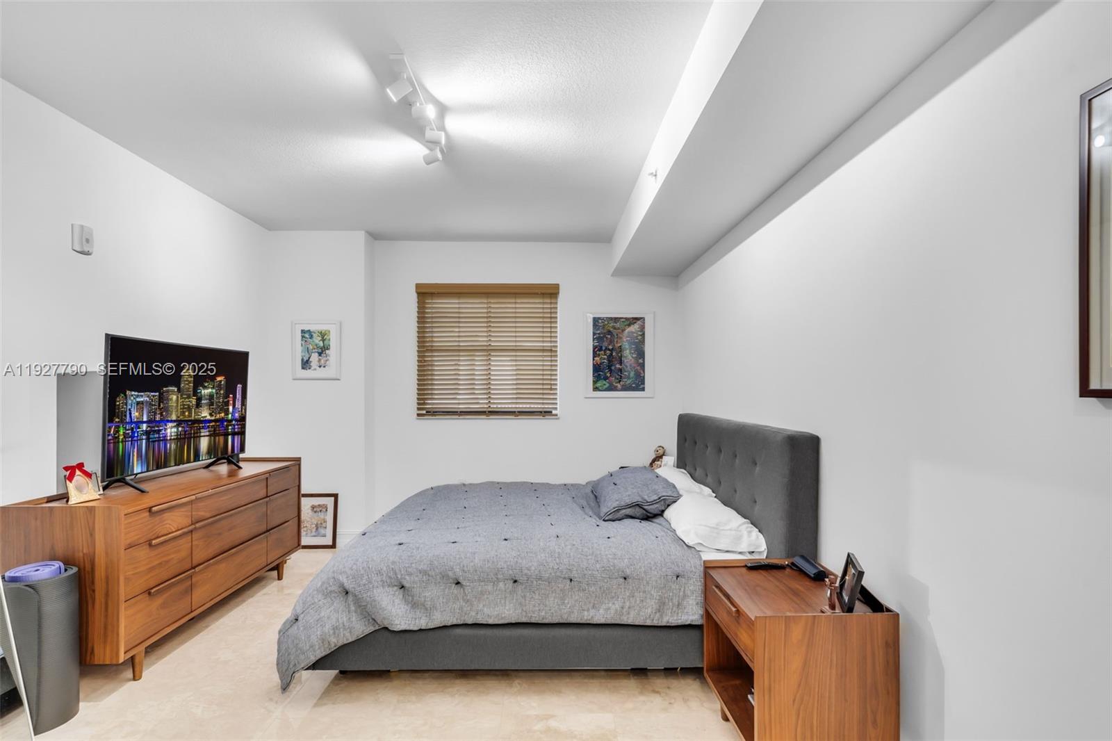 VILLAGE PARK CONDO - Residential Lease