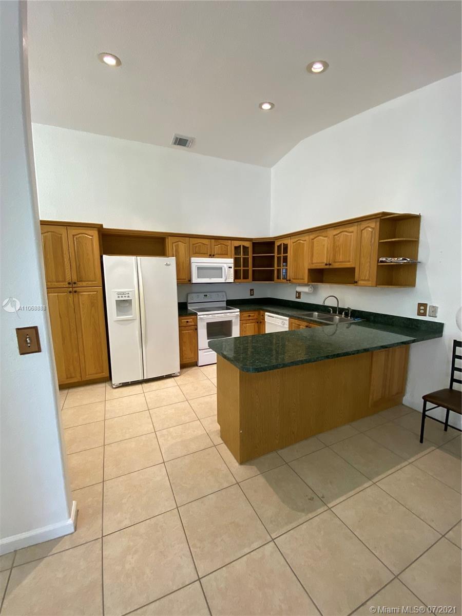 COLORAMA ESTATES - Residential Lease