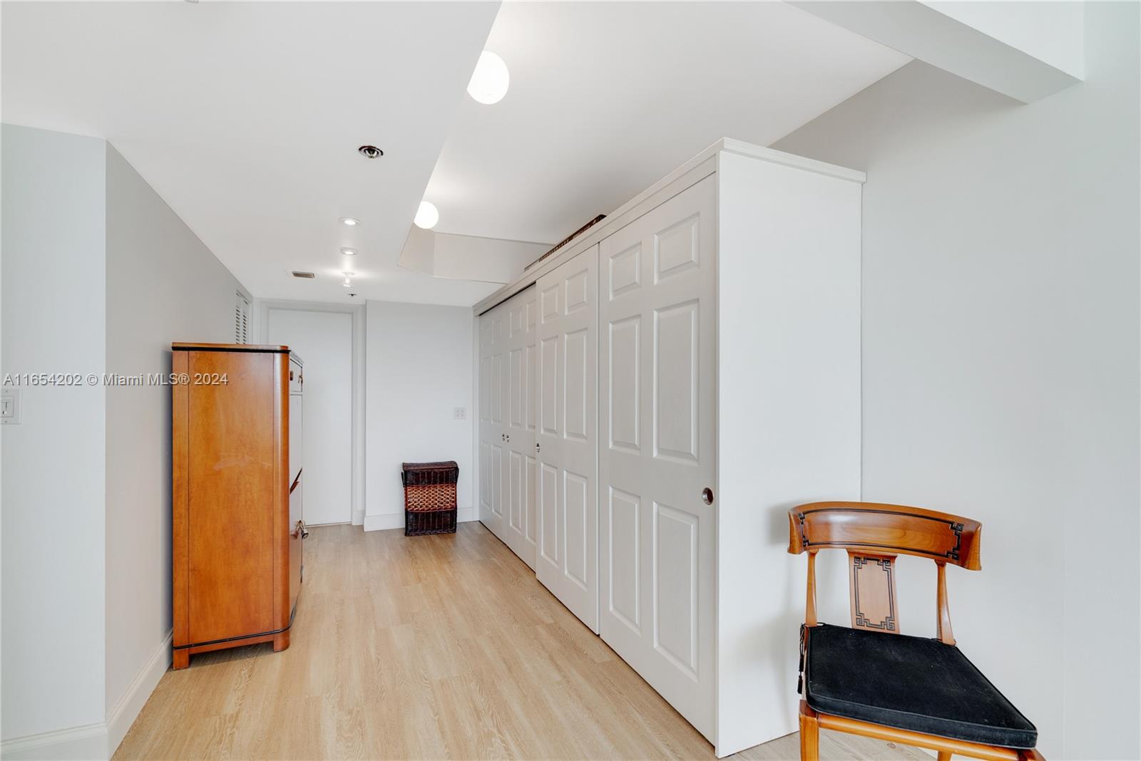 THE GRAND CONDO - Residential Lease