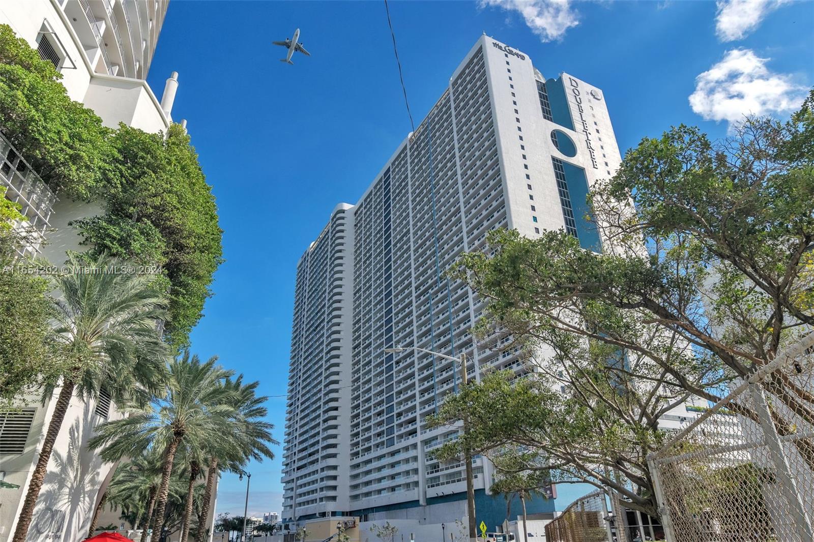 THE GRAND CONDO - Residential Lease