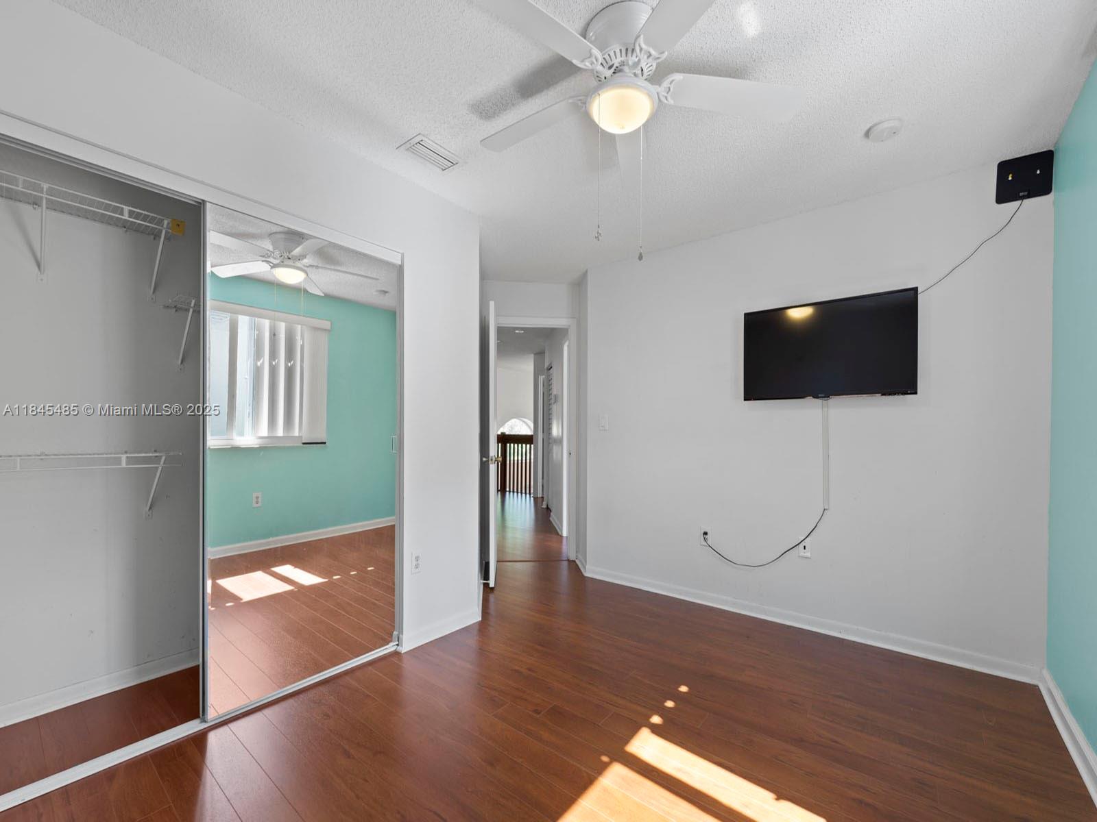 CORAL LAKES - Residential