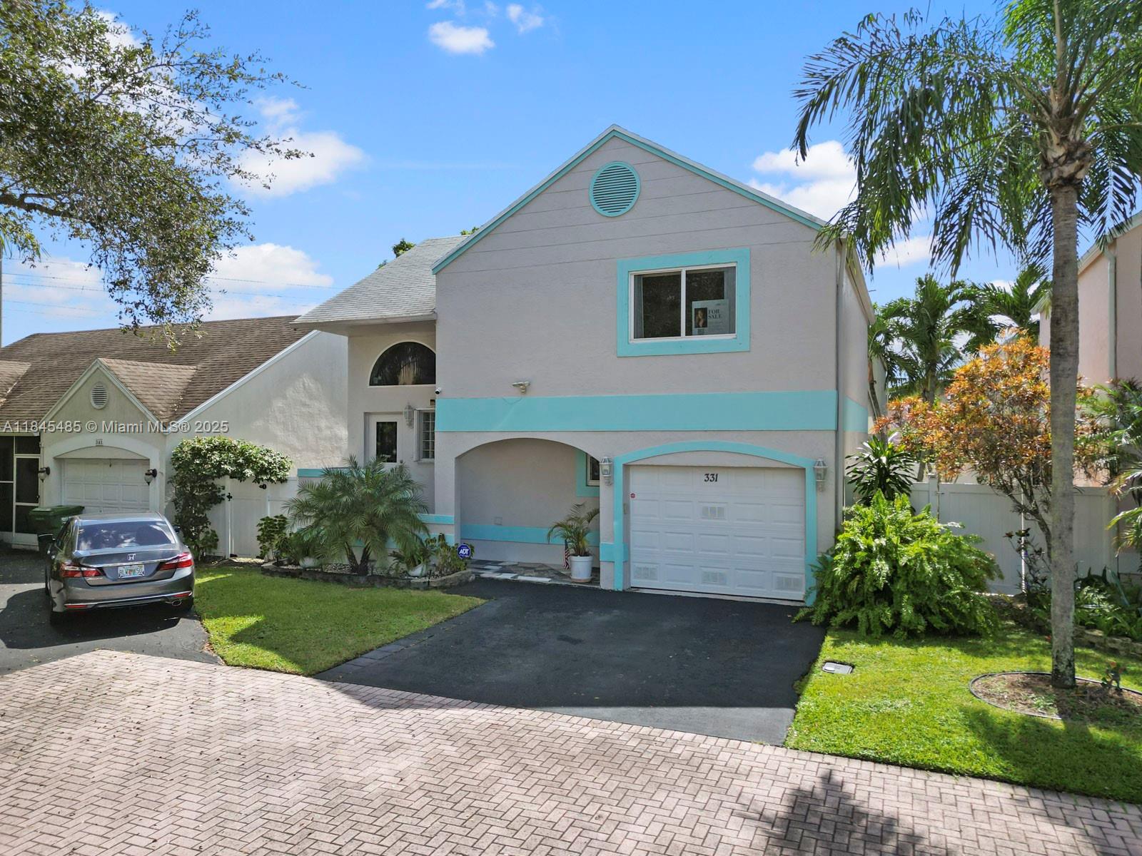 CORAL LAKES - Residential