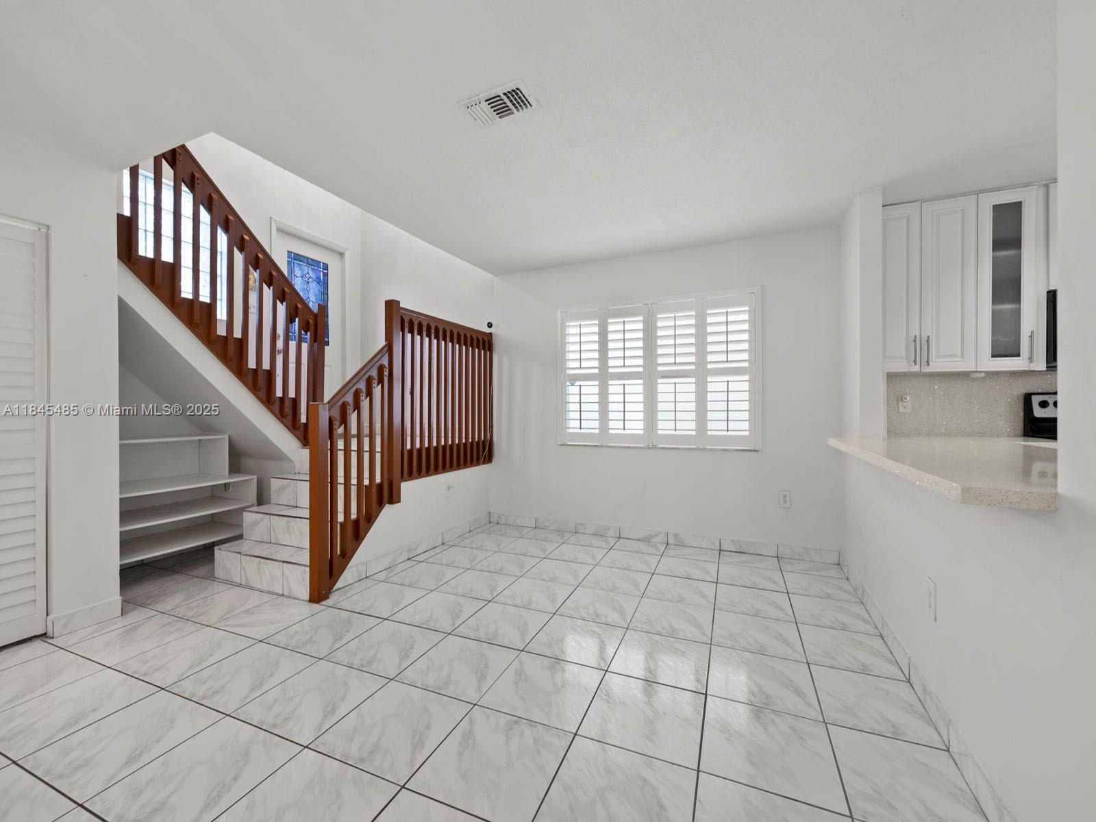 CORAL LAKES - Residential