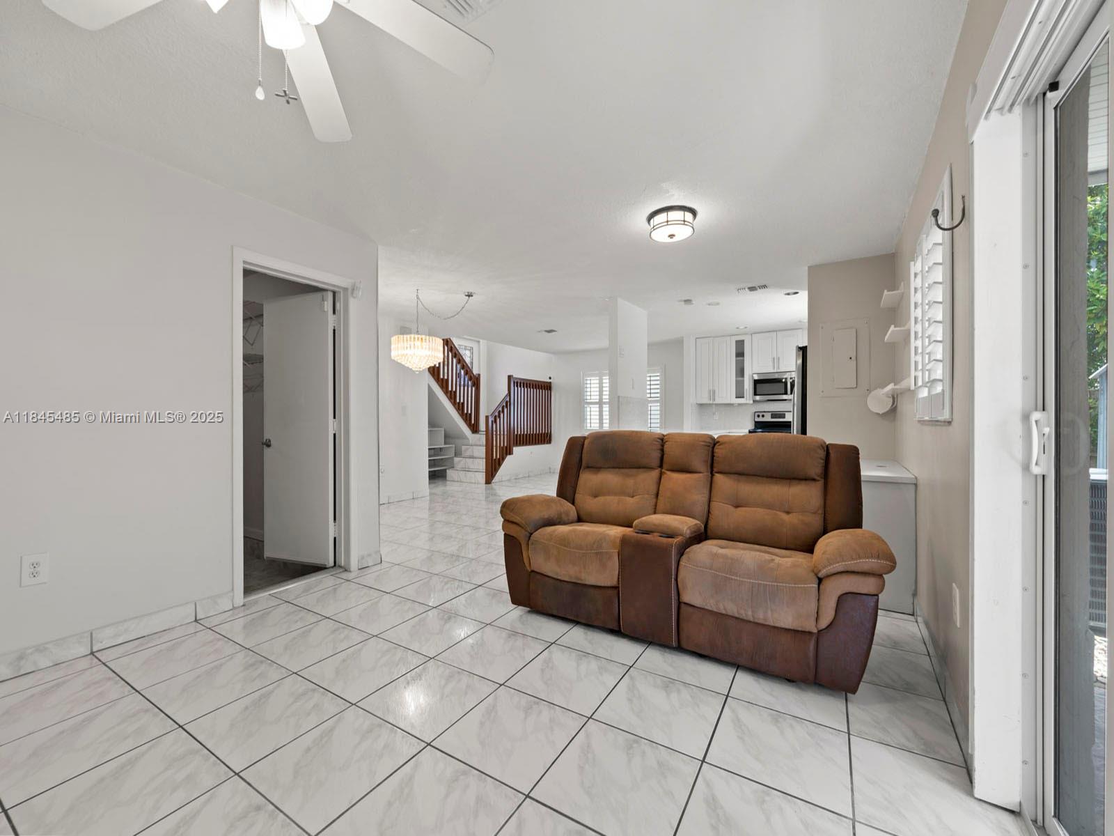 CORAL LAKES - Residential