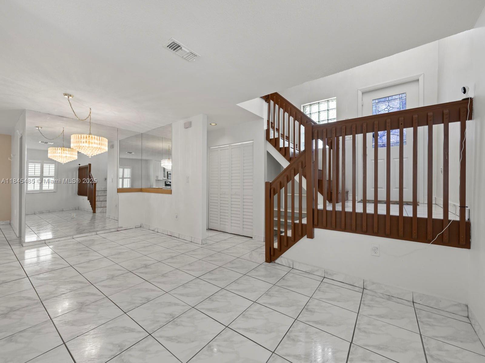 CORAL LAKES - Residential