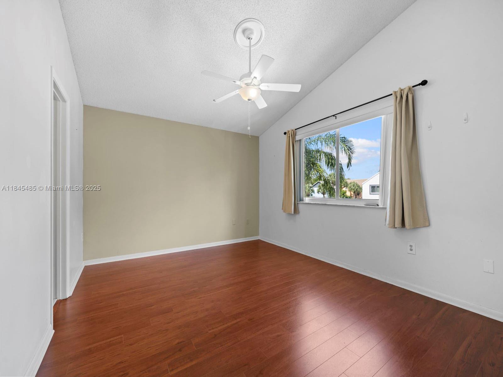 CORAL LAKES - Residential