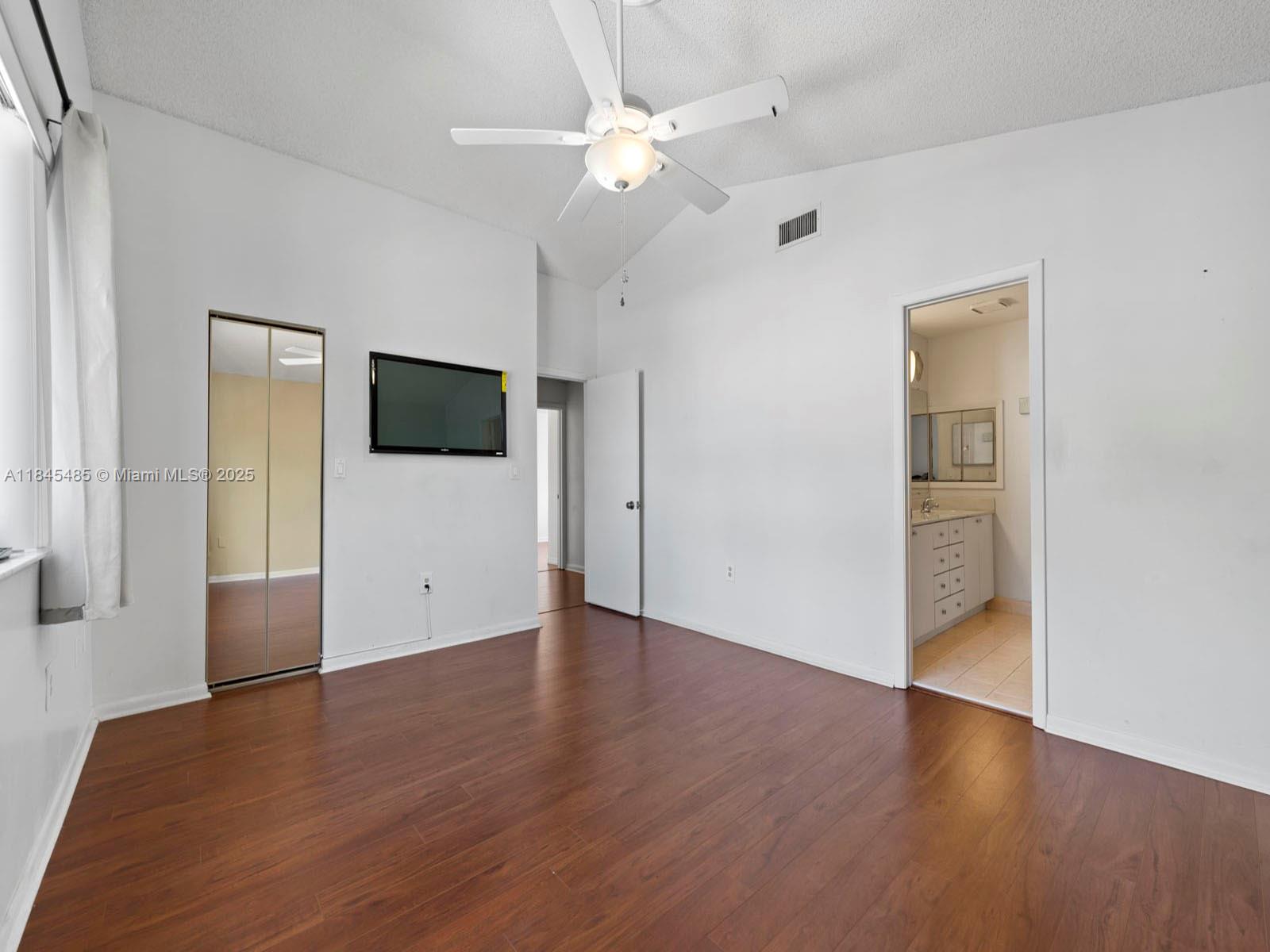 CORAL LAKES - Residential