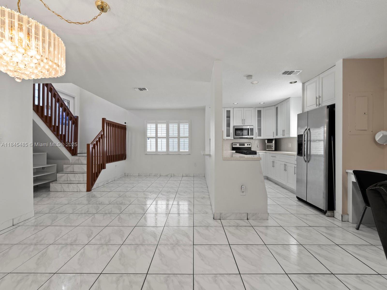 CORAL LAKES - Residential