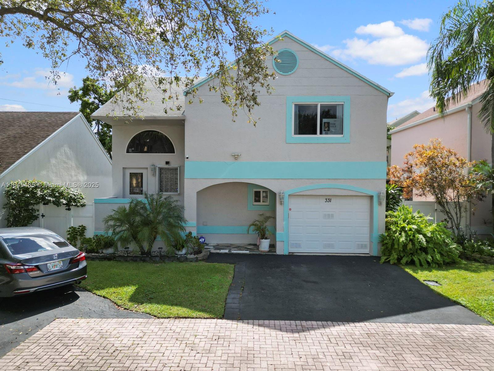 CORAL LAKES - Residential