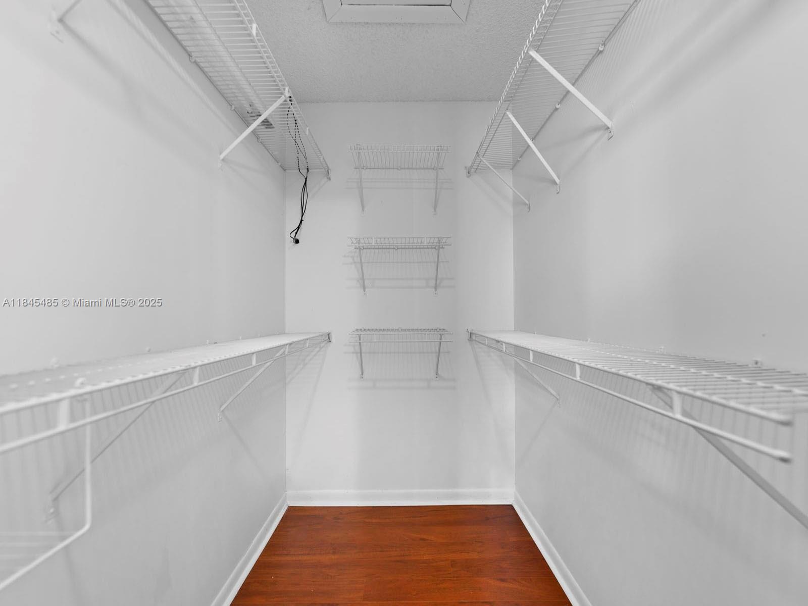 CORAL LAKES - Residential