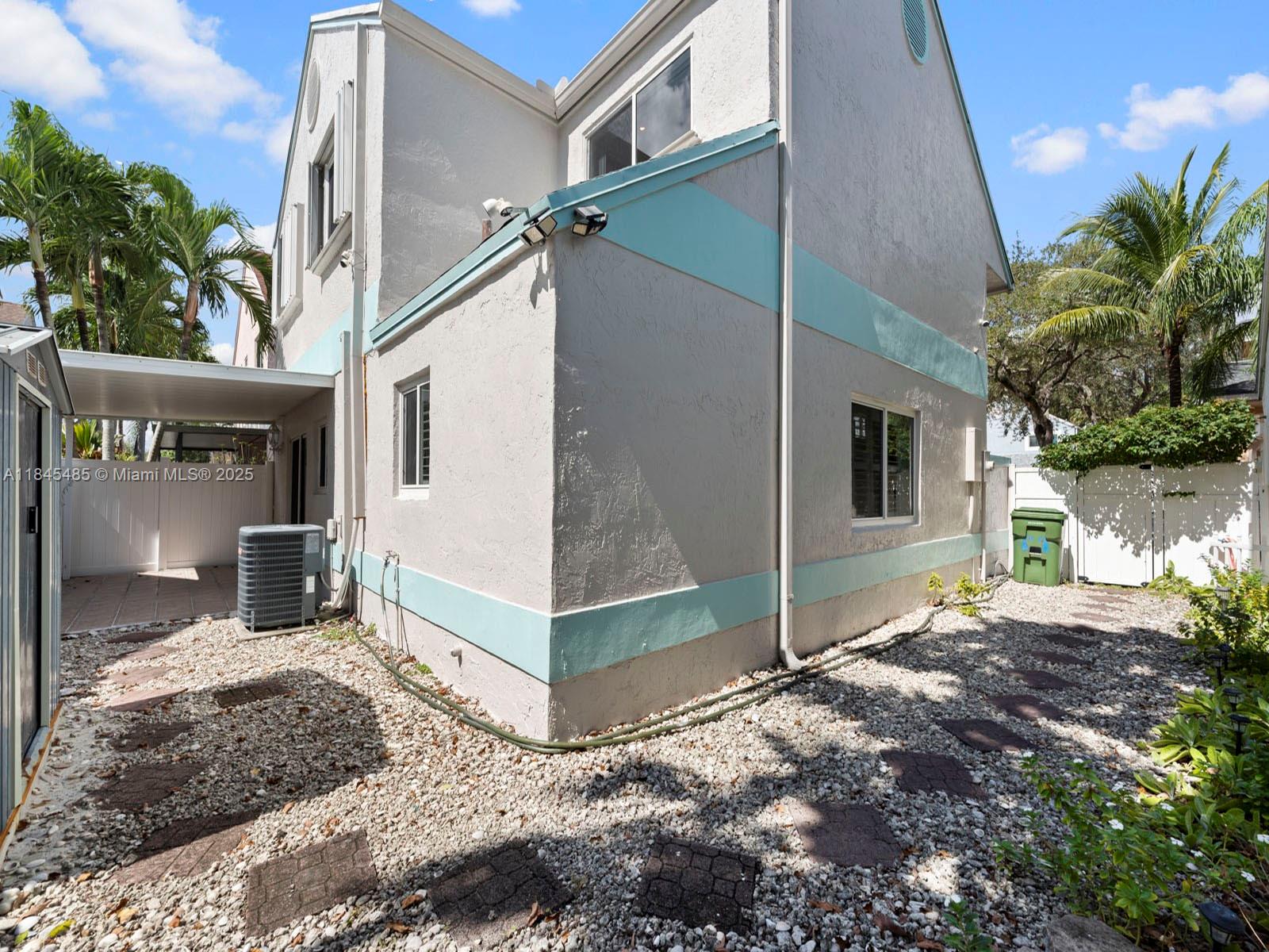 CORAL LAKES - Residential