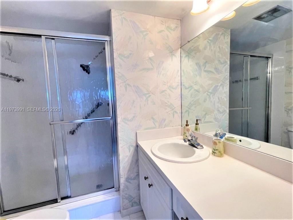 SUNRISE LAKES 153 CONDO - Residential