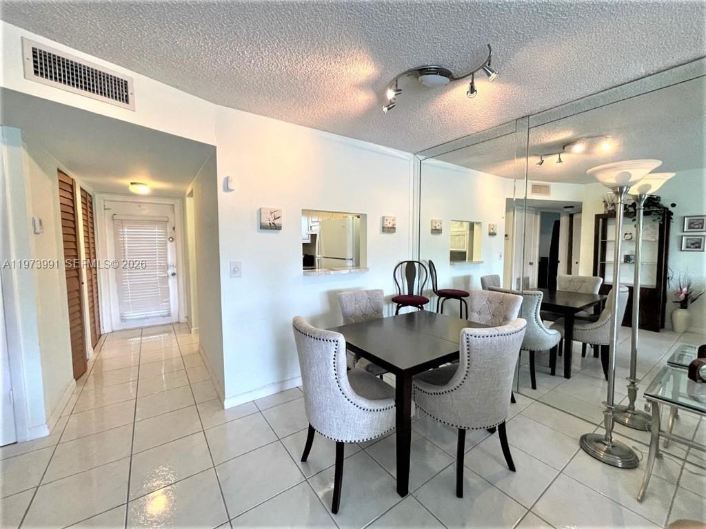 SUNRISE LAKES 153 CONDO - Residential