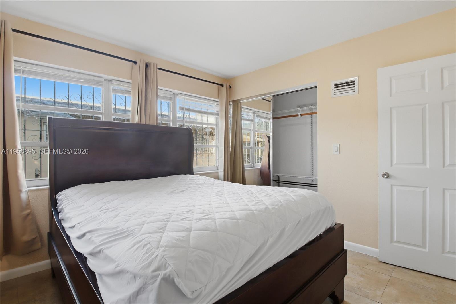 GRAPELAND HEIGHTS - Residential Lease