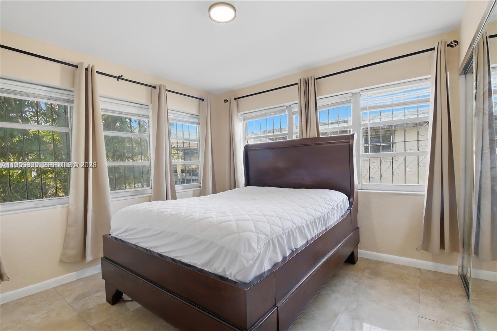 GRAPELAND HEIGHTS - Residential Lease