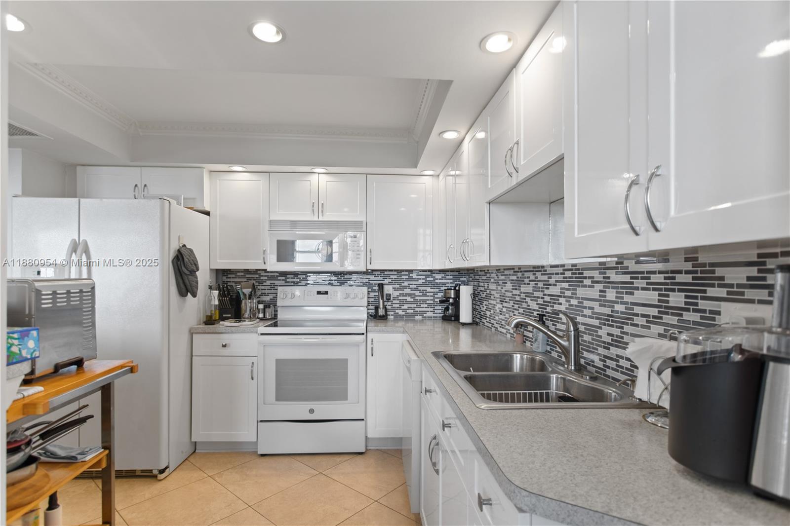 1811 Jefferson St 805