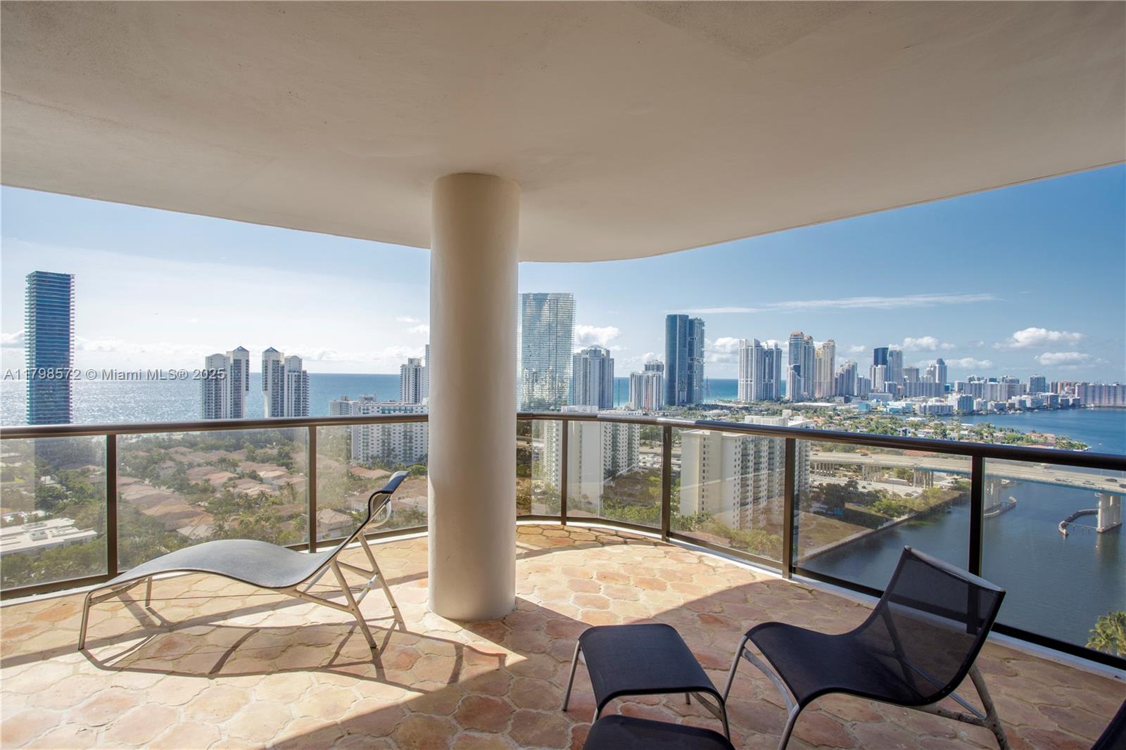TURNBERRY ISLE SOUTH COND - Residential