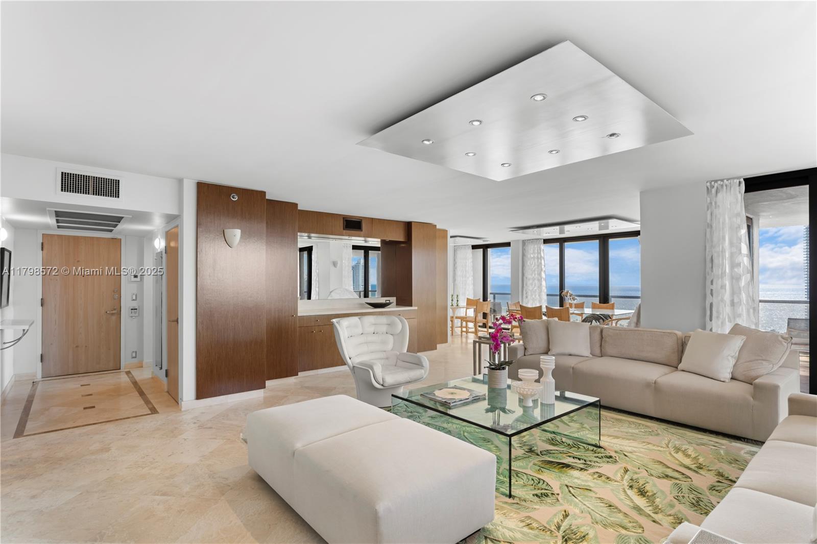 TURNBERRY ISLE SOUTH COND - Residential