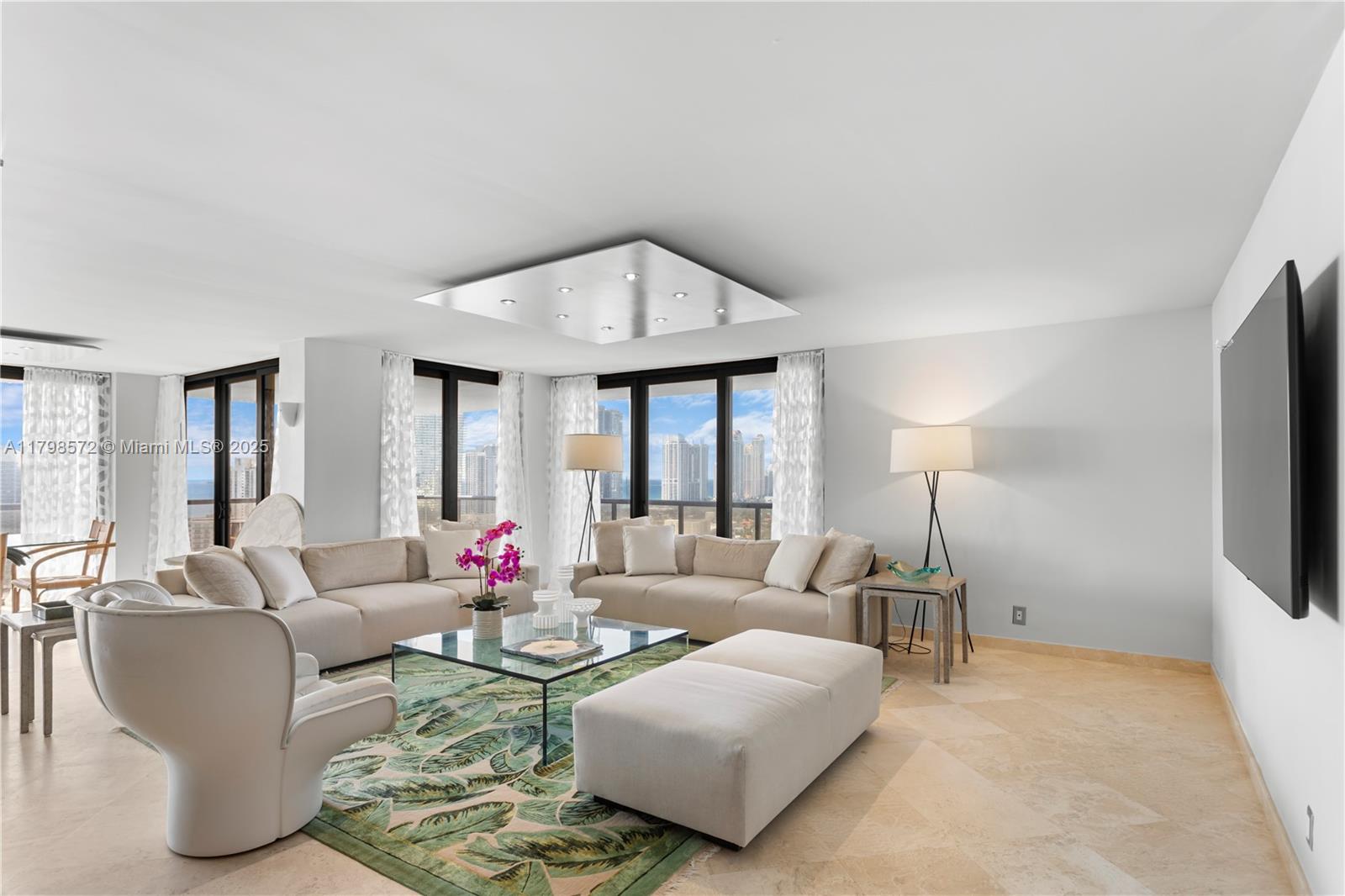 TURNBERRY ISLE SOUTH COND - Residential