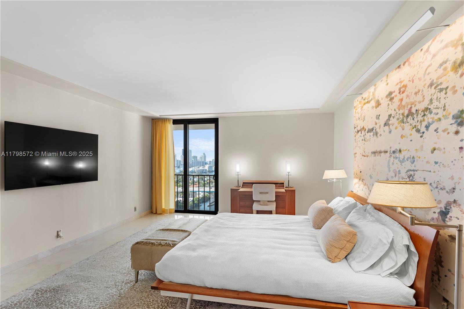 TURNBERRY ISLE SOUTH COND - Residential