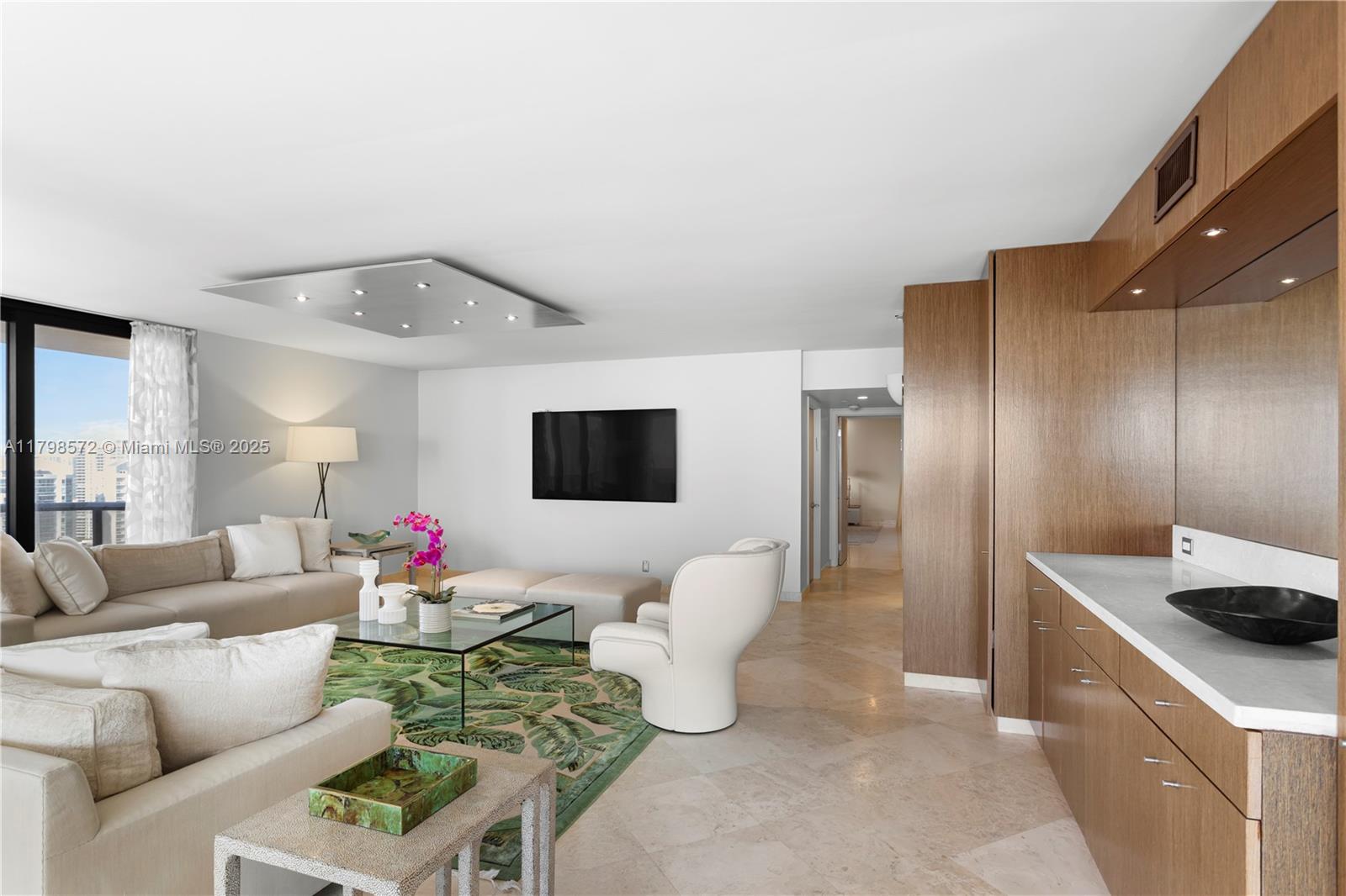 TURNBERRY ISLE SOUTH COND - Residential