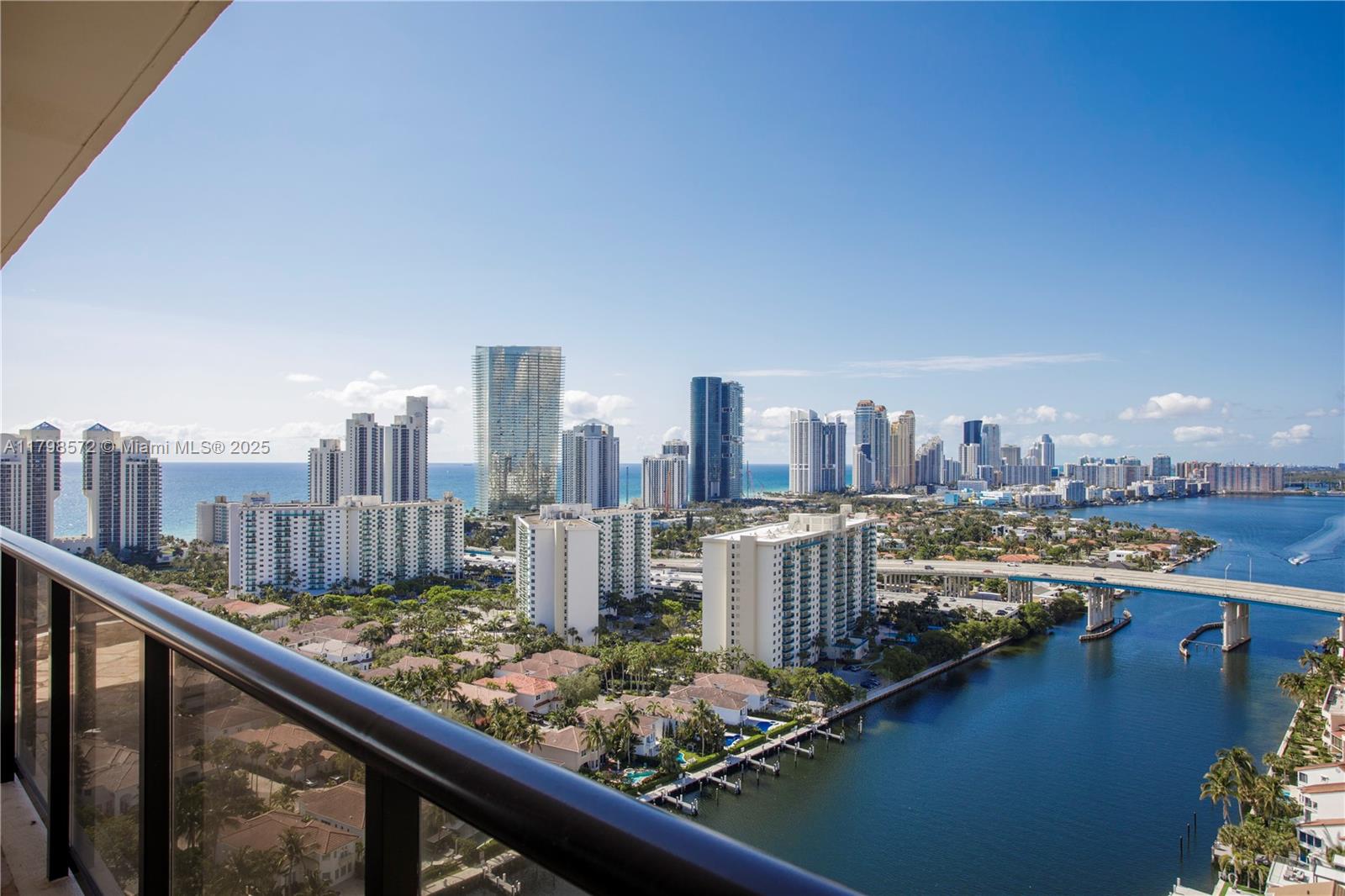 TURNBERRY ISLE SOUTH COND - Residential