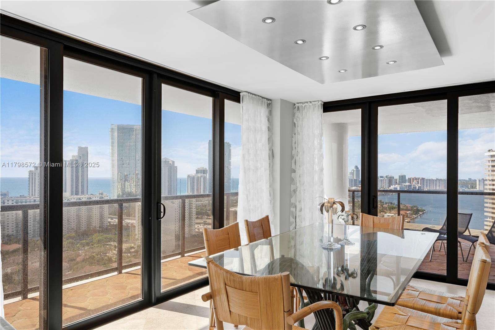 TURNBERRY ISLE SOUTH COND - Residential